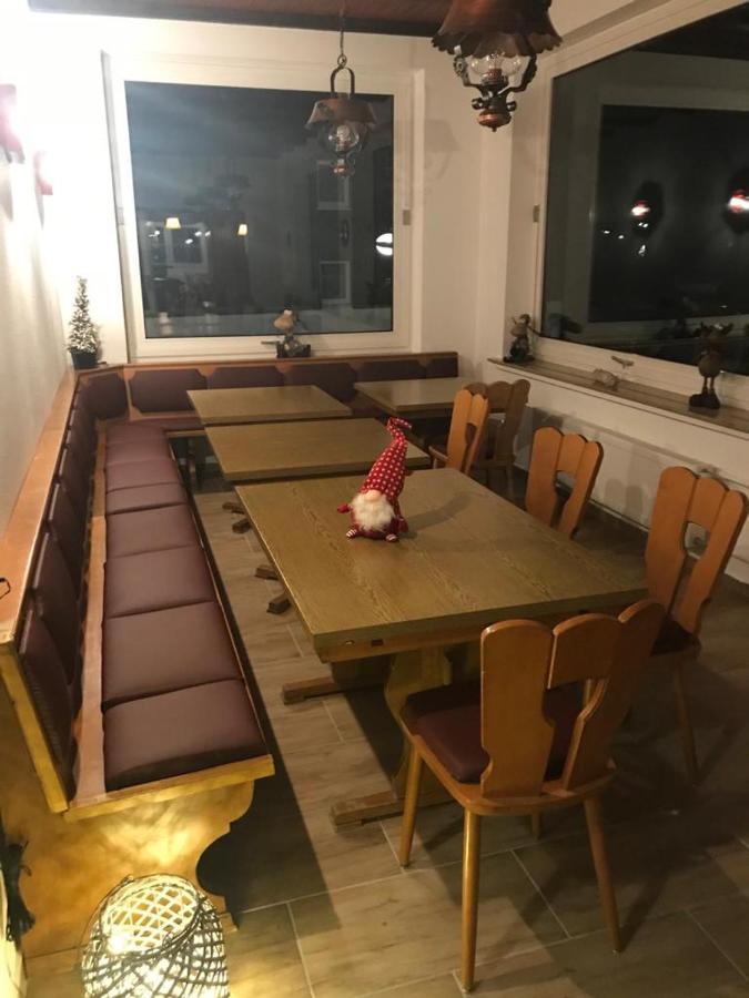 Haus Astenblick In Winterberg Fuer Bis Zu 35 Personen Fuer Wanderveranstaltungen Und Familienfeiern Esterno foto