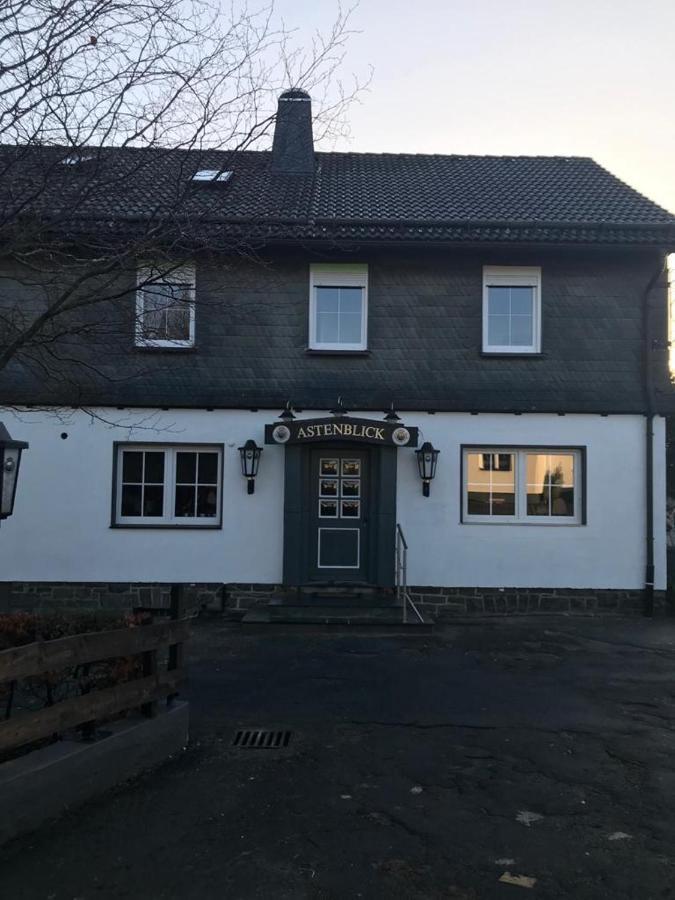 Haus Astenblick In Winterberg Fuer Bis Zu 35 Personen Fuer Wanderveranstaltungen Und Familienfeiern Esterno foto