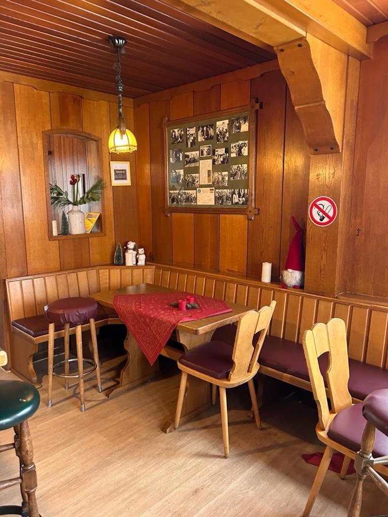 Haus Astenblick In Winterberg Fuer Bis Zu 35 Personen Fuer Wanderveranstaltungen Und Familienfeiern Esterno foto