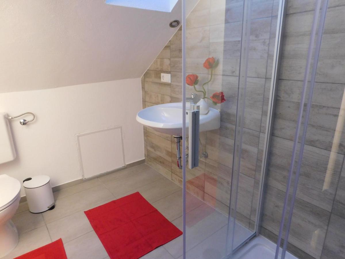 Haus Astenblick In Winterberg Fuer Bis Zu 35 Personen Fuer Wanderveranstaltungen Und Familienfeiern Esterno foto